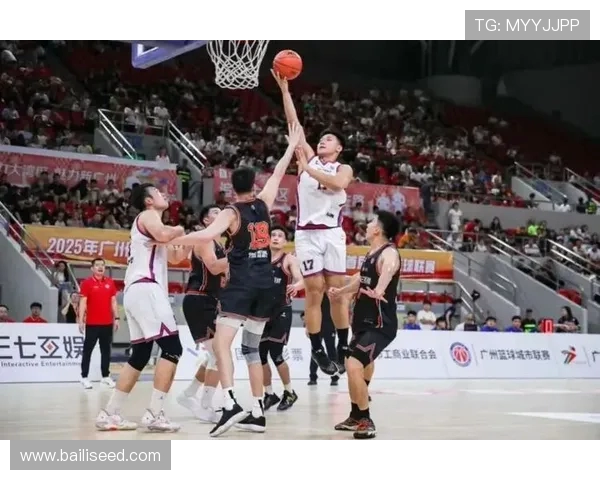 广州篮球队团队协作新模式探讨与热议推动球队整体实力提升